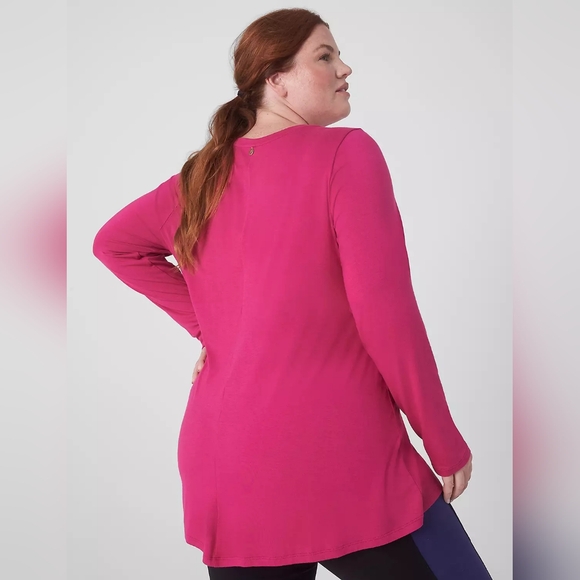 LIVI Scoop-Neck We Are Warriors Ribbon Graphic Tee sz 26/28 - Picture 3 of 3